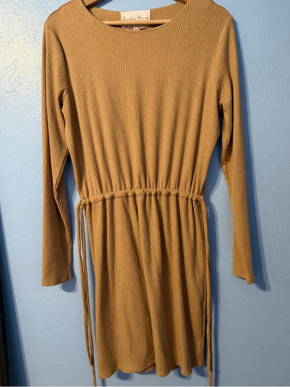 Charles Henry Ribbed Long-Sleeve Drawstring Waist Dress in Camel